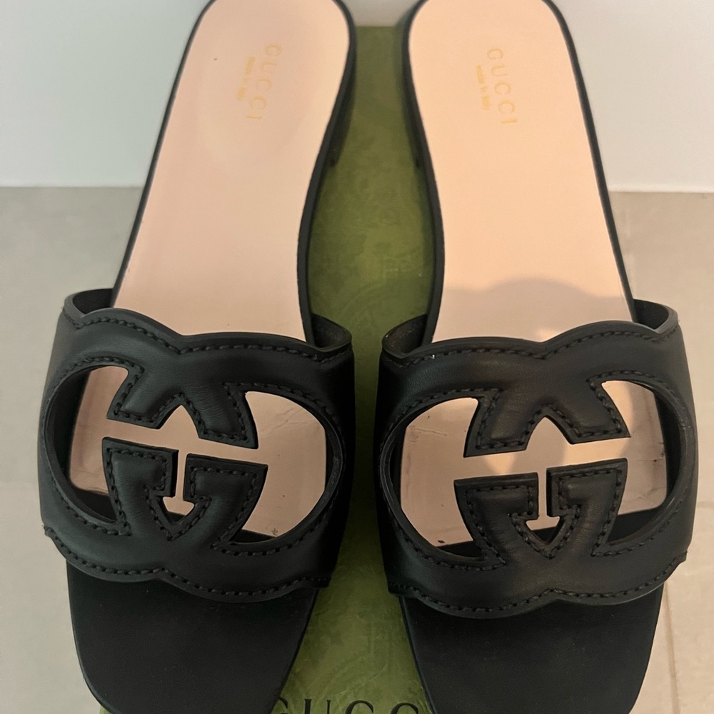 Gucci Women's Black Logo Slide Sandals
